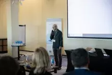 prof. Marszałek podczas przemowy na konferencji 