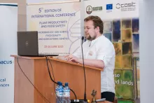 Marcin Borowicz podczas konferencji