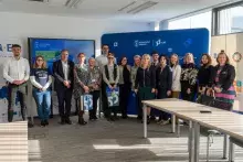 Wszyscy uczestniczy wydarzenia ogłoszenia wyników 