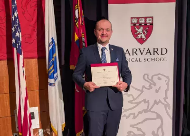 Dr Łukasz Rąbalski jednym ze stu polskich naukowców, którzy ukończyli prestiżowy program na Harvard…