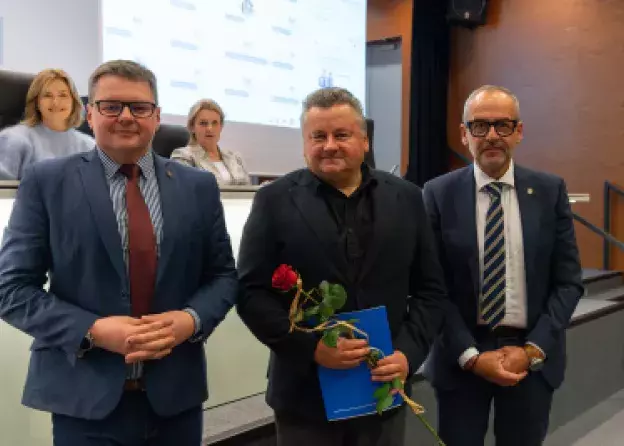 Gratulacje dla prof. dr hab. Jacka Piosika w związku z uzyskaniem tytułu profesora