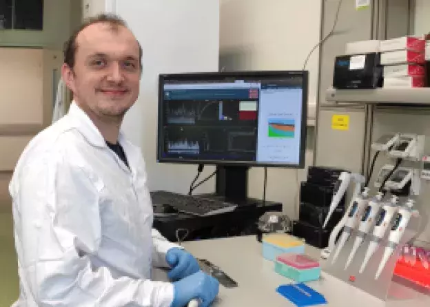 Dr Łukasz Rąbalski pierwszy uzyskał pełną sekwencję genetyczną koronawirusa SARS-CoV-2