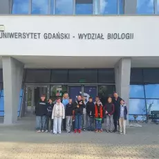 Młodzież na wydarzeniu Młody Biotechnolog